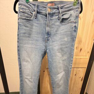 MOTHER The Insider Crop Step Fray Jeans